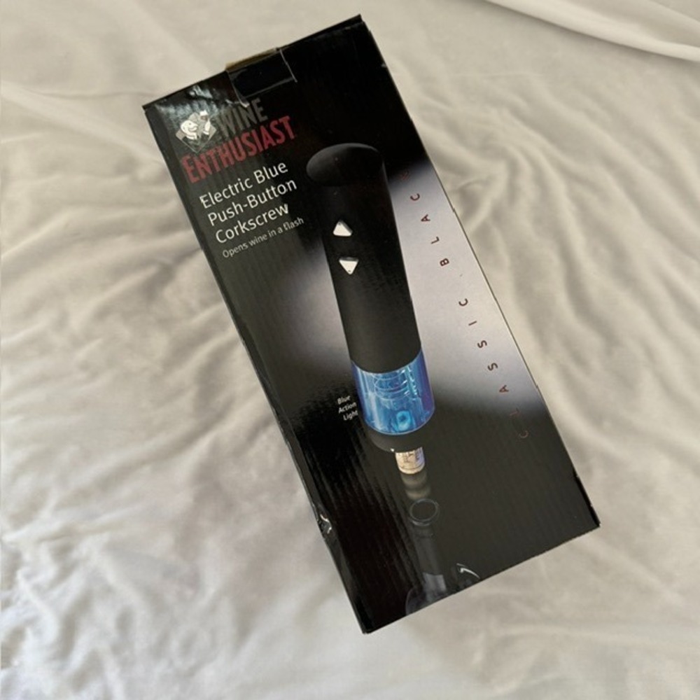 Wine Enthusiast Electric Blue Push Button Corkscrew Wine Opener TESTED
